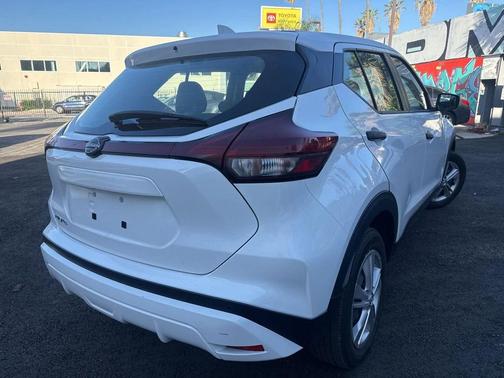 2023 Nissan Kicks S