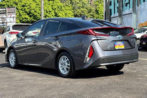 2022 Toyota Prius Prime XLE