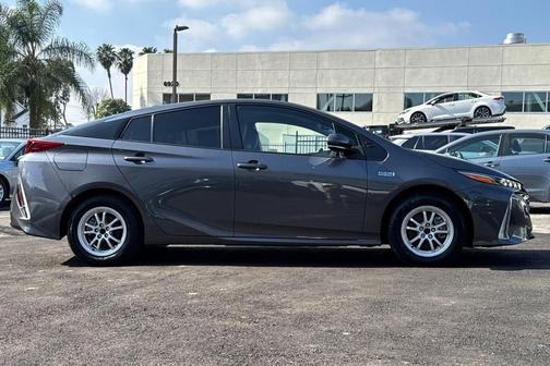 2022 Toyota Prius Prime XLE