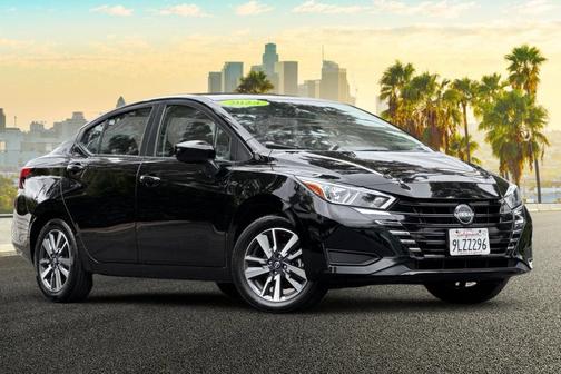 Super Black 2024 Nissan Versa 1.6 SV