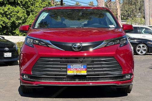 Ruby Flare Pearl 2026 Toyota Sienna XLE
