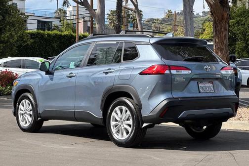 2024 Toyota Corolla Cross LE