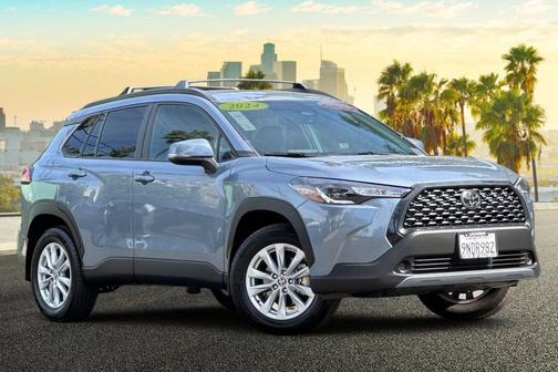 2024 Toyota Corolla Cross LE
