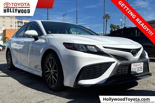 2024 Toyota Camry SE