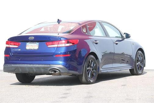 Photo 5 of 28 of 2020 Kia Optima LX