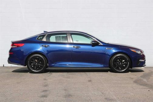 Photo 4 of 28 of 2020 Kia Optima LX
