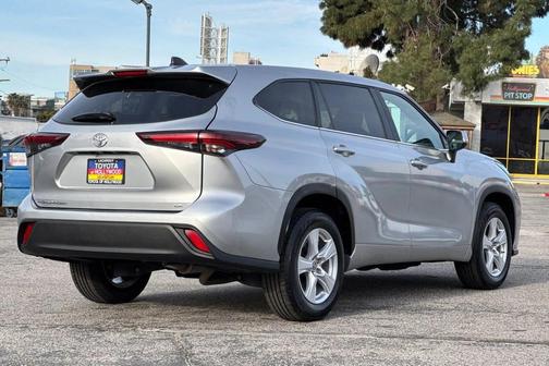 2025 Toyota Highlander LE