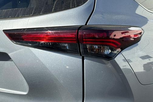 2025 Toyota Highlander LE