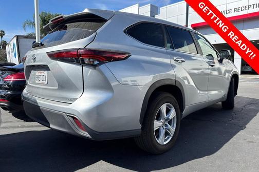 2025 Toyota Highlander LE