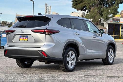 2025 Toyota Highlander LE