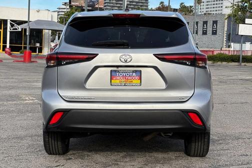 2025 Toyota Highlander LE
