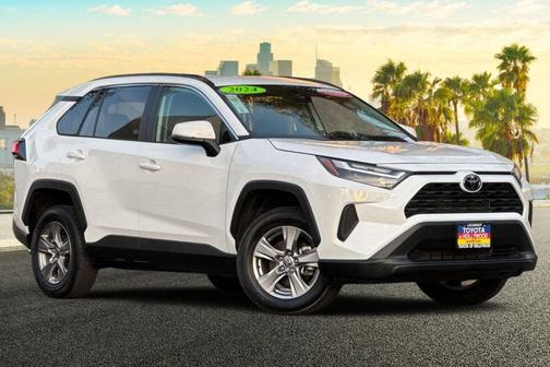2024 Toyota RAV4 XLE