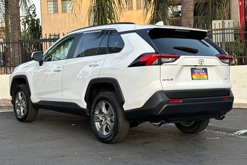 2024 Toyota RAV4 XLE