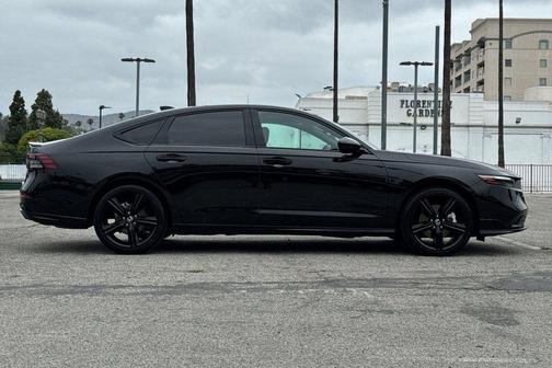 Crystal Black Pearl 2023 Honda Accord Hybrid Sport-L