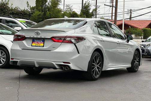 2024 Toyota Camry SE