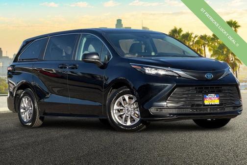 2024 Toyota Sienna LE