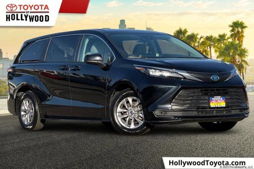 2024 Toyota Sienna LE