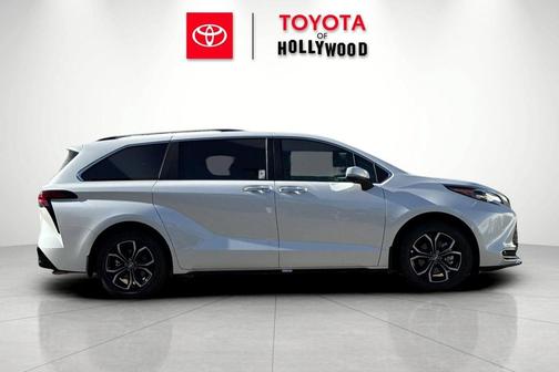 Wind Chill Pearl 2026 Toyota Sienna Platinum