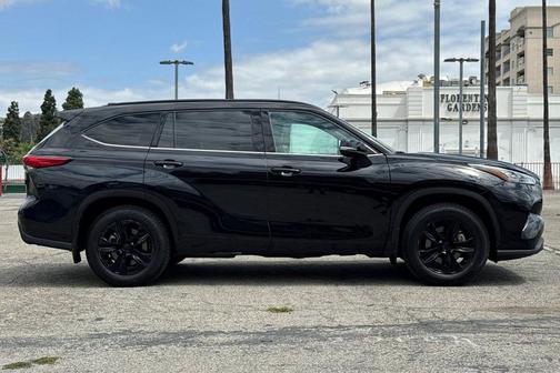 Midnight Black 2020 Toyota Highlander Hybrid XLE