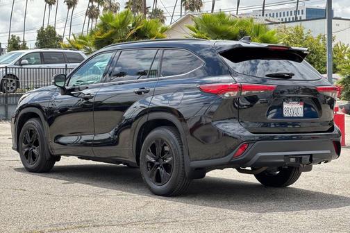 Midnight Black 2020 Toyota Highlander Hybrid XLE