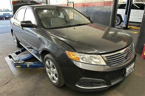 Photo 4 of 7 of 2010 Kia Optima LX