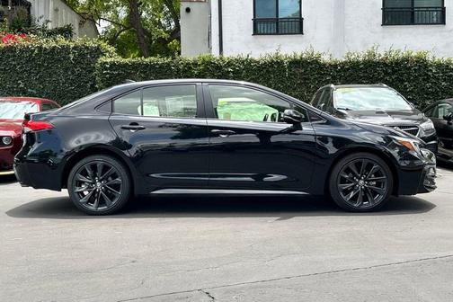 Midnight Black 2024 Toyota Corolla SE
