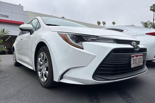 Ice 2025 Toyota Corolla LE
