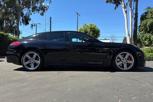 2014 Porsche Panamera GTS
