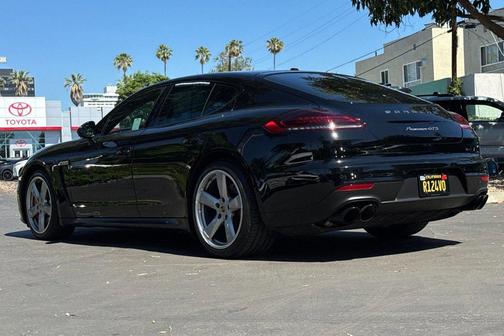 2014 Porsche Panamera GTS