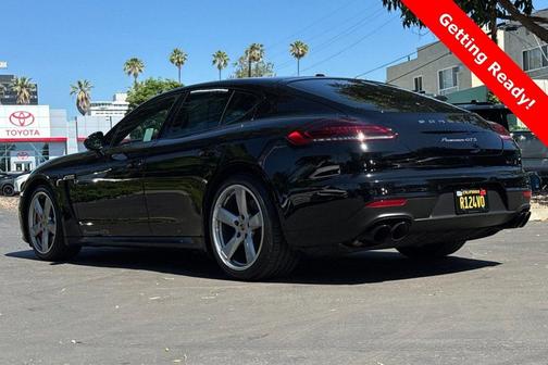 Amethyst 2014 Porsche Panamera GTS