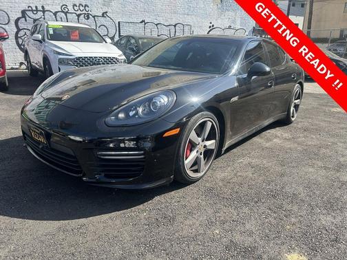 2014 Porsche Panamera GTS