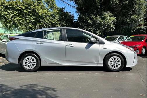 2016 Toyota Prius Two
