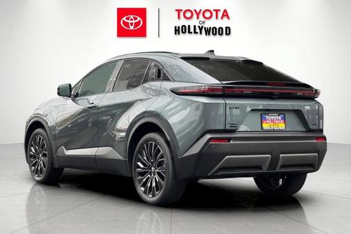 Overcast 2026 Toyota C-HR XSE