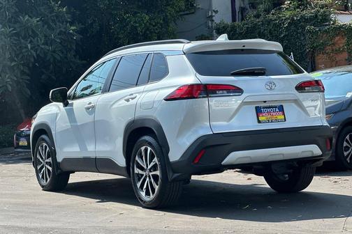 2024 Toyota Corolla Cross XLE