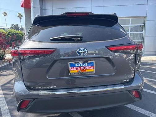 2023 Toyota Highlander Hybrid XLE