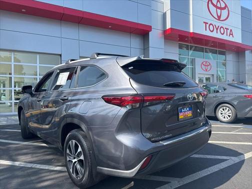 2023 Toyota Highlander Hybrid XLE