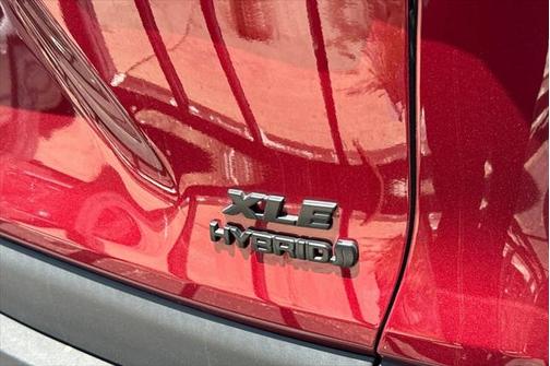 2024 Toyota RAV4 Hybrid XLE Premium