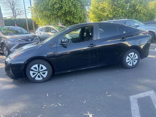 2018 Toyota Prius Three