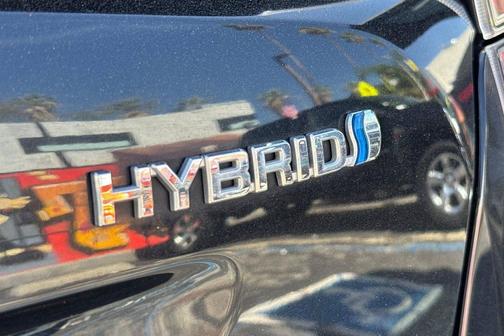 2018 Toyota Prius Three