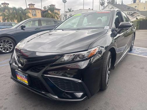 2023 Toyota Camry SE