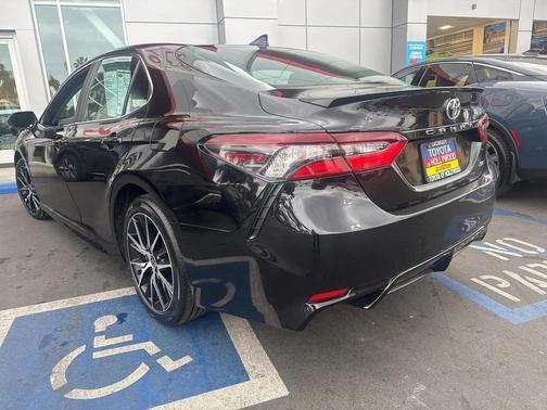 2023 Toyota Camry SE