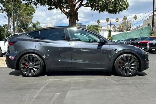 2024 Tesla Model Y Performance Dual Motor All-Wheel Drive