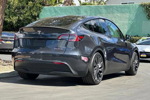 2024 Tesla Model Y Performance Dual Motor All-Wheel Drive