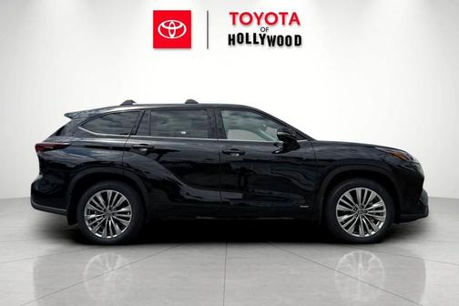 Midnight Black Metallic 2026 Toyota Highlander Hybrid Platinum