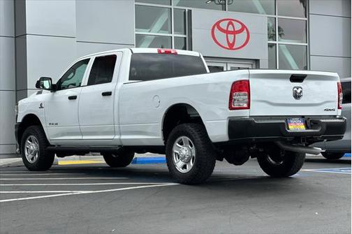 2022 RAM 3500 Tradesman Crew Cab 4x4 8' Box