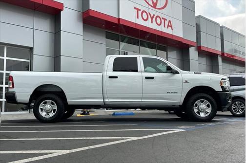 2022 RAM 3500 Tradesman Crew Cab 4x4 8' Box