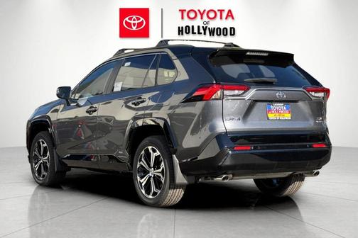 2025 Toyota RAV4 Hybrid SE