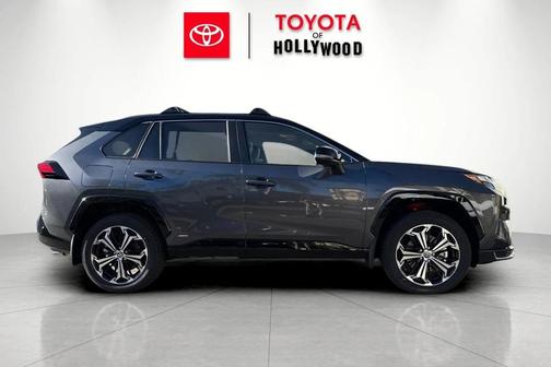 2025 Toyota RAV4 Hybrid SE