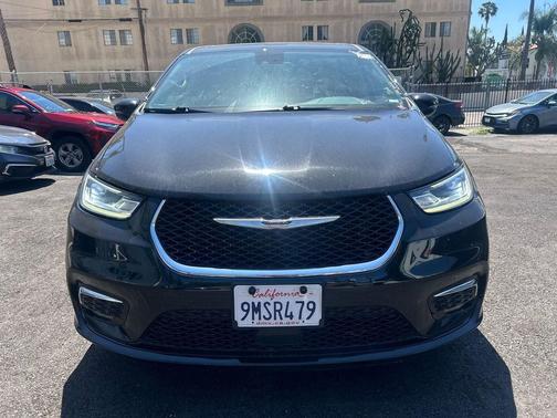 Diamond Black Crystal Pearlcoat 2024 Chrysler Pacifica Hybrid Select