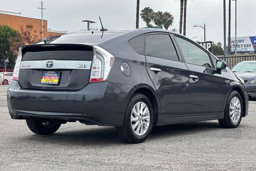 Winter Gray 2014 Toyota Prius Plug-in Advanced
